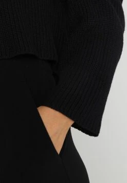 Even&Odd Cropped Jumper - Trui - Black -Dameskledingwinkel 10716b29e3fd4dcd813ae28c5b6486e3