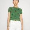 MAX & Co. Collier - T-Shirt Print - Green 1 MAX & Co. Collier - T-Shirt Print - Green -Dameskledingwinkel 3ff1e04a739c414d9aa58a78f8cd9eb2