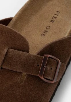 Pier One Leather Unisex - Pantoffels - Brown -Dameskledingwinkel 47364cdc1dcd4794860a5f6810594e6c