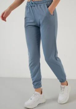 LELA Slim Fit - Trainingsbroek - Baby Blue -Dameskledingwinkel 520add2a8af5473e8fa72cc78ed3496c