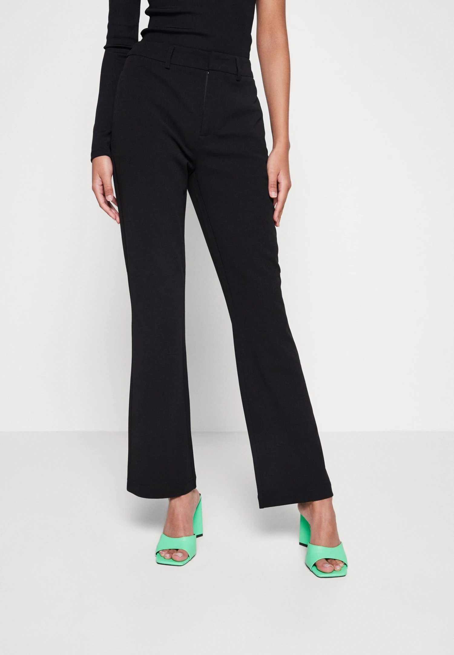 Noisy May Nmrobyn Bootcut Pants - Broek - Black 3 Noisy May Nmrobyn Bootcut Pants - Broek - Black