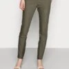 Mos Mosh Blake Night Pant Sustainable - Chino - Grape Leaf -Dameskledingwinkel 543ec4a996304f96b6dabeb4f1aec6e0