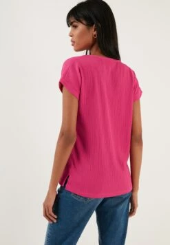 LELA Regular Fit - Blouse - Fuchsia 10 LELA Regular Fit - Blouse - Fuchsia -Dameskledingwinkel 5513a76d2417496ebd7e7091218d4b0d