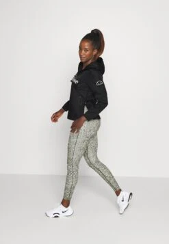 Ellesse Tepolini Jacket - Windjack - Black -Dameskledingwinkel 55926833e0bb4c9596ec0a7c30b60057