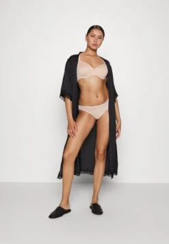 Chantelle Chic Essential Spacer - Beugel Bh - Golden Beige -Dameskledingwinkel 60dc669fb94c42bf86bf8991870cace3