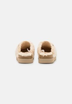 Ugg Fuzz Sugar - Pantoffels - Natural 11 Ugg Fuzz Sugar - Pantoffels - Natural -Dameskledingwinkel 615ec063c8304127b2f5a536055df7ae