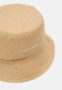 Calvin Klein Must Bucket Hat - Hoed - Safari Mono 9 Calvin Klein Must Bucket Hat - Hoed - Safari Mono -Dameskledingwinkel 6583125726c244a995e105a5f50803d5
