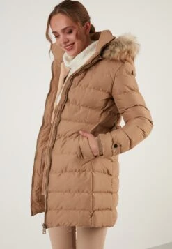 LELA Regular Fit - Winterjas - Camel 15 LELA Regular Fit - Winterjas - Camel -Dameskledingwinkel 65e5474a46574fcfb2ed6459accf61fb