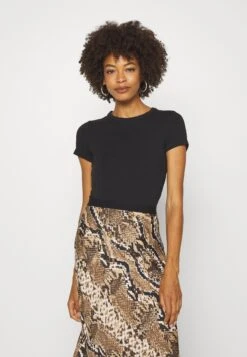 Anna Field 2 Pack - T-Shirt Basic - White/Black 13 Anna Field 2 Pack - T-Shirt Basic - White/Black -Dameskledingwinkel 6be78dc0fc6f4f2fa77c4ba07785597b