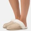 Ugg Scuffette - Pantoffels - Mustard Seed/Natural 1 Ugg Scuffette - Pantoffels - Mustard Seed/Natural -Dameskledingwinkel 71744e0028554ac09bd5778e810b9ca8