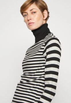 Leon Long Sleeve - Longsleeve - Zebra -Dameskledingwinkel 743595dfb6274b09b26dd9942918a218
