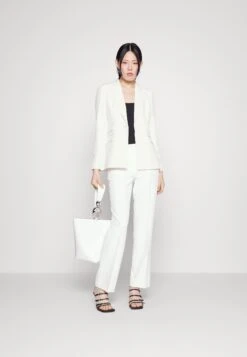 Bruuns Bazaar Rubysus Nora- Blazer - Snow White 10 Bruuns Bazaar Rubysus Nora- Blazer - Snow White -Dameskledingwinkel 74892e9850934010a86c86df2e4a70db
