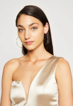 Wal G Evalina One Sleeve Maxi - Galajurk - Champagne -Dameskledingwinkel 74a6dde286394af28f5dcc184f00701a