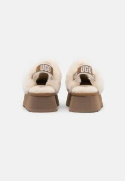 Ugg Funkette - Pantoffels - Chestnut 9 Ugg Funkette - Pantoffels - Chestnut -Dameskledingwinkel 8558314d6725466c93610e1fcaf3c85e