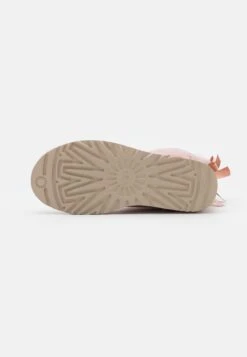 Ugg Bailey Bow - Korte Laarzen - Rose Grey -Dameskledingwinkel 857181c7b1784fbfa63f3d1f9166b934