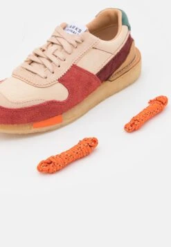 Clarks Originals Torrun - Sneakers Laag - Dark Pink Combi -Dameskledingwinkel 88be6bdbf4e34ef3b366ed27fa370e31