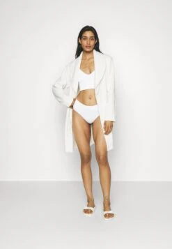 Anna Field Badjas - Off-White 8 Anna Field Badjas - Off-White -Dameskledingwinkel 8f4f427bc86b42fb81987377a2926e9d