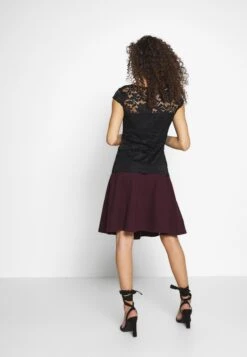 A-Lijn Rok - Winetasting -Dameskledingwinkel 8f766584be6a4cec936a188a3c5e2c77