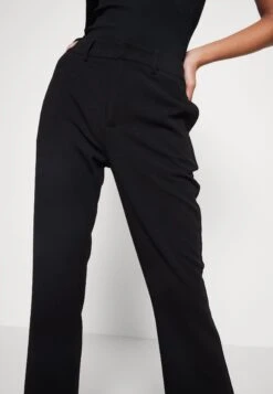 Noisy May Nmrobyn Bootcut Pants - Broek - Black 11 Noisy May Nmrobyn Bootcut Pants - Broek - Black -Dameskledingwinkel 9055c2c81dc0472abc1c22ace32f153f