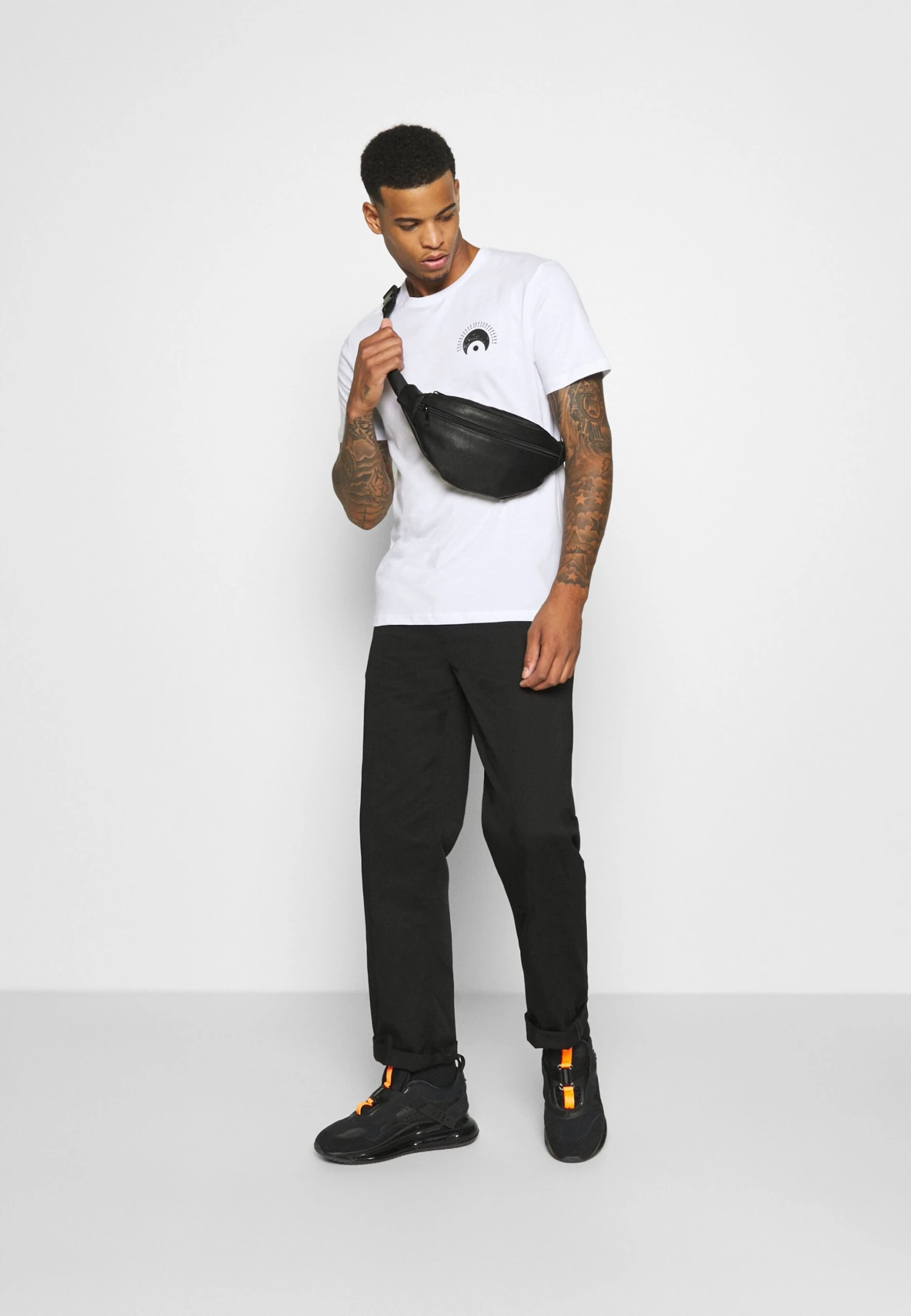 YOURTURN Eye Moon Tee Unisex - T-Shirt Print - White 4 YOURTURN Eye Moon Tee Unisex - T-Shirt Print - White - Afbeelding 2