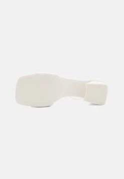 Call It Spring Vickie - Sandalen - White -Dameskledingwinkel 99b2037c520e4ef9958077820096fbd7