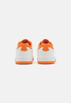 Sneakers Laag - White/Orange -Dameskledingwinkel b768a6b6e70c4437b497c334a5073b87