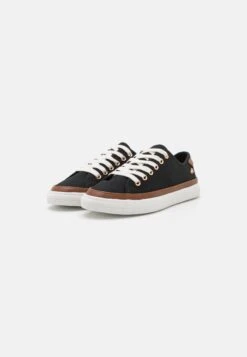 Wide Fit - Sneakers Laag - Black -Dameskledingwinkel ba85ab66469c4fd7a30159ace3a0690c