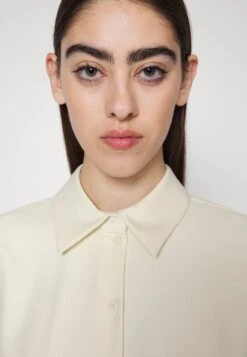 DRYKORN Cloelia - Blouse -Off White -Dameskledingwinkel bebbb1b52b314209b3098035ea56568d