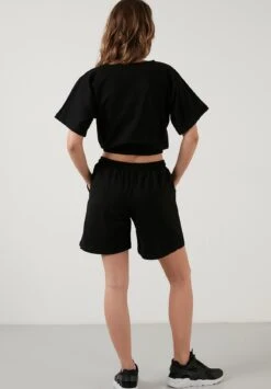 LELA Two Piece Set - Regular Fit - Shorts - Black 8 LELA Two Piece Set - Regular Fit - Shorts - Black -Dameskledingwinkel c3dd892478e6410f9403a7307ff599ee