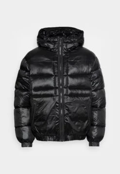 Calvin Klein Jeans Shine Puffer Unisex - Winterjas - Black 10 Calvin Klein Jeans Shine Puffer Unisex - Winterjas - Black -Dameskledingwinkel c51b3ba8bdde440383fb54f553af6251