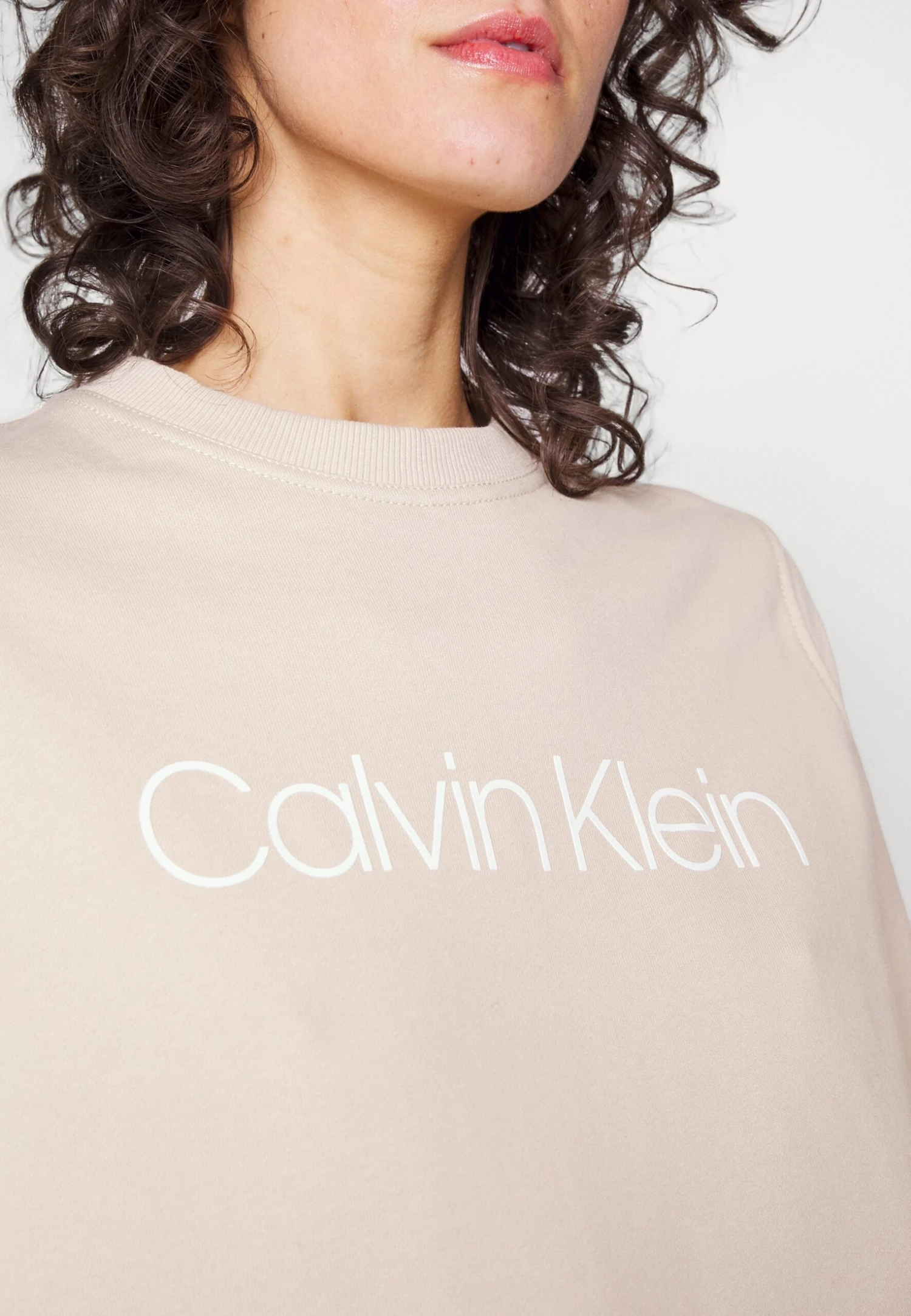 Calvin Klein Core Logo - Sweater - White Clay 7 Calvin Klein Core Logo - Sweater - White Clay - Afbeelding 5