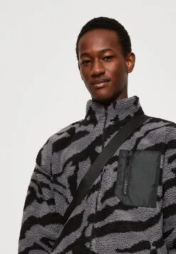 YOURTURN Unisex - Fleecejas - Grey 11 YOURTURN Unisex - Fleecejas - Grey -Dameskledingwinkel e4ac82e499054d1f8826090370324730