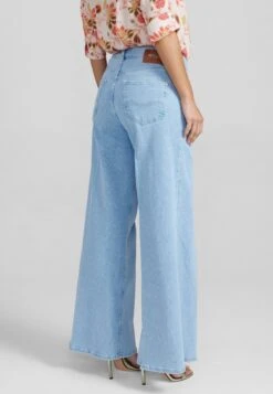 Mos Mosh Hailee Boyd - Bootcut Jeans - Light Blue -Dameskledingwinkel e4e9147e1aa24feab81f7ae7ca32bc1d