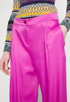 Patrizia Pepe Pantaloni Trousers - Broek - Orchid Purple 11 Patrizia Pepe Pantaloni Trousers - Broek - Orchid Purple -Dameskledingwinkel f7bd7b95fadd4e3a8c51d5b6a950ccd4