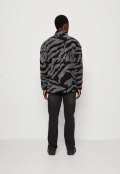 YOURTURN Unisex - Fleecejas - Grey 10 YOURTURN Unisex - Fleecejas - Grey -Dameskledingwinkel fb0a0ae1914e4939bc76695f0267d638