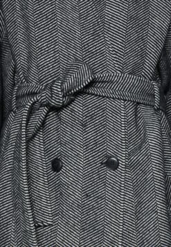 Gestuz Farren Coat - Mantel - Black/White -Dameskledingwinkel fb209bbdc35d4e69a82cea917386e7ef