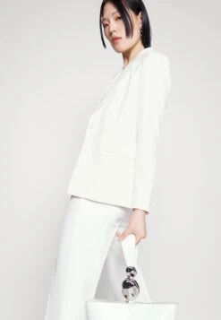 Bruuns Bazaar Rubysus Nora- Blazer - Snow White 12 Bruuns Bazaar Rubysus Nora- Blazer - Snow White -Dameskledingwinkel fb93454008eb4f3190930839f8708d42